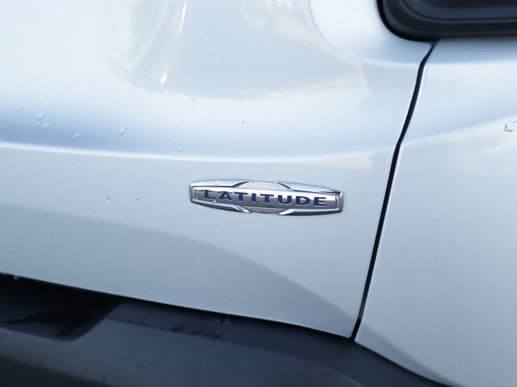 Used 2020 Jeep Renegade Latitude w/ Cold Weather Group AWD/4WD image 33