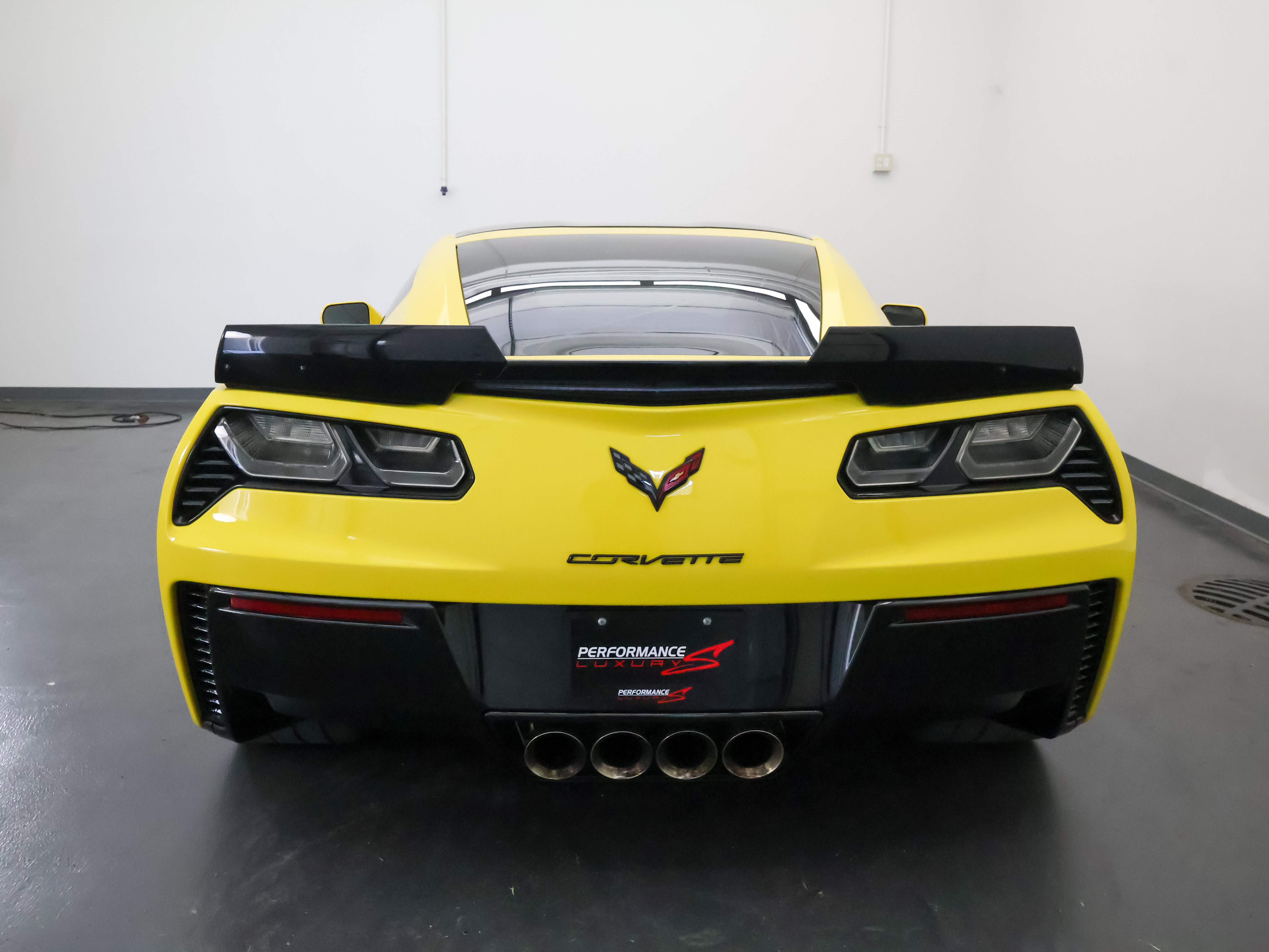 Used 2016 Chevrolet Corvette Z06 w/ 3LZ Preferred Equipment Group RWD image 4