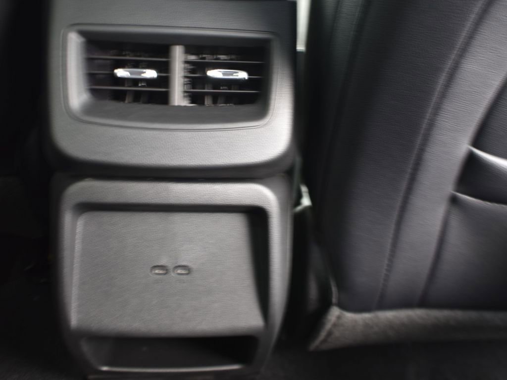 New 2025 Chevrolet Equinox EV LT FWD image 18