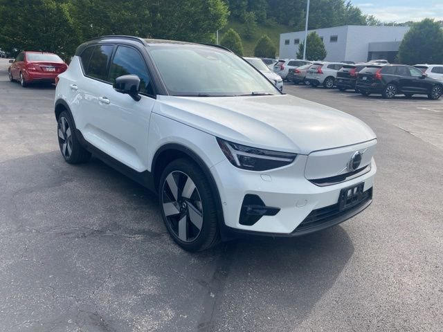 Used 2023 Volvo XC40 Recharge Ultimate w/ Protection Package Premier AWD/4WD image 11