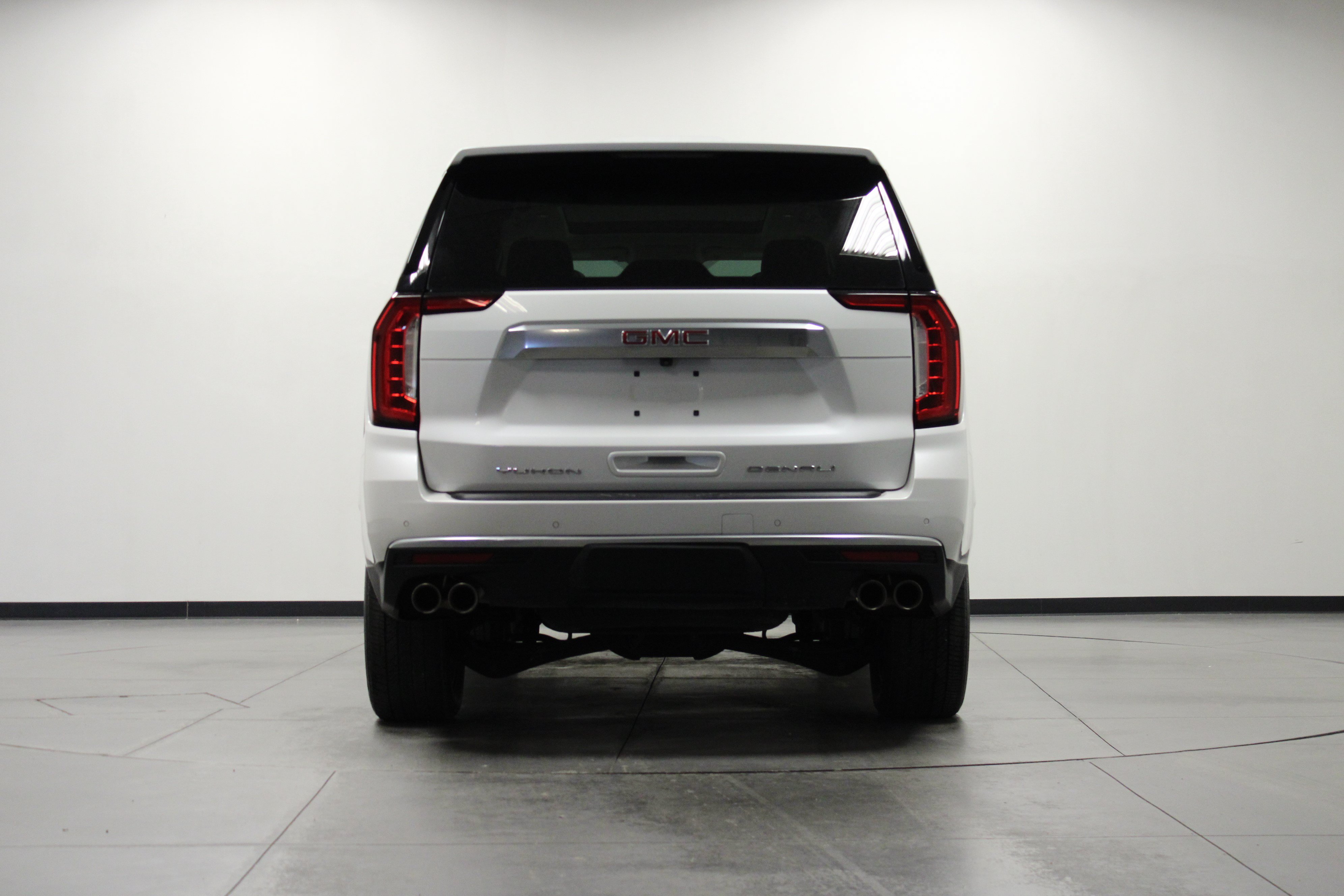 Used 2024 GMC Yukon Denali AWD/4WD image 5