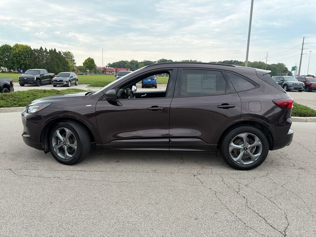 Used 2023 Ford Escape ST-Line w/ Tech Pack #1 FWD image 4