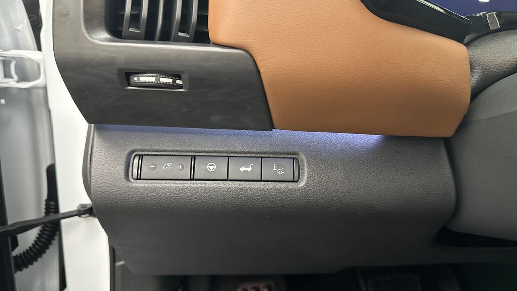 New 2026 Nissan Pathfinder Platinum w/ Cargo Package image 18