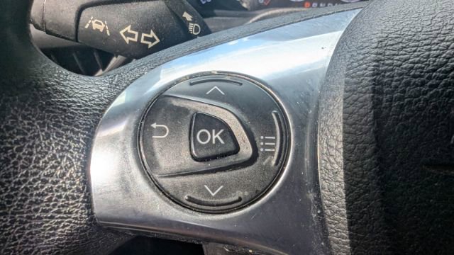 Used 2020 Ford Transit Connect XLT image 25