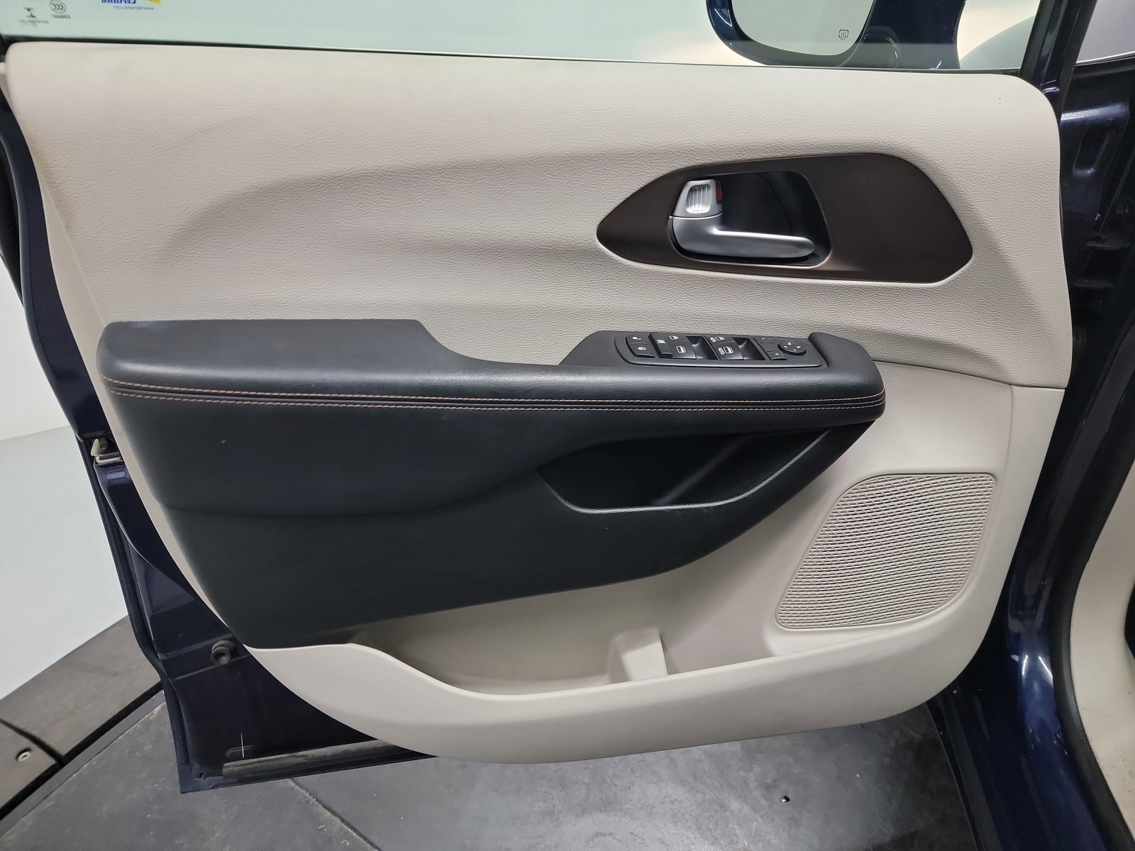 Used 2018 Chrysler Pacifica Touring Plus image 13