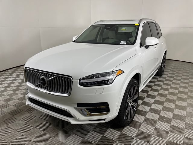 Certified 2025 Volvo XC90 T8 Plus w/ Protection Package Premier AWD/4WD image 5