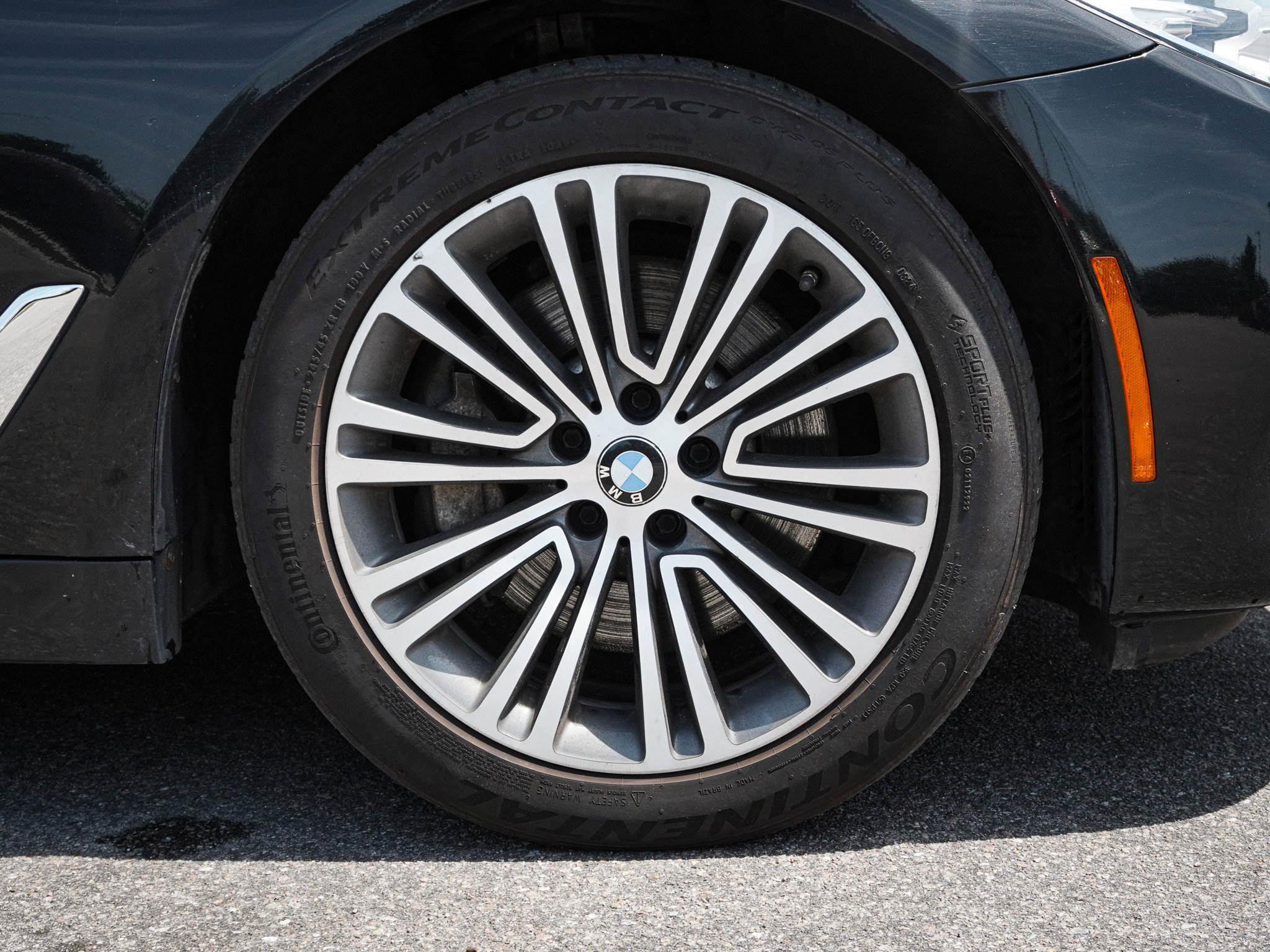 Used 2018 BMW 540i xDrive w/ Premium Package image 13