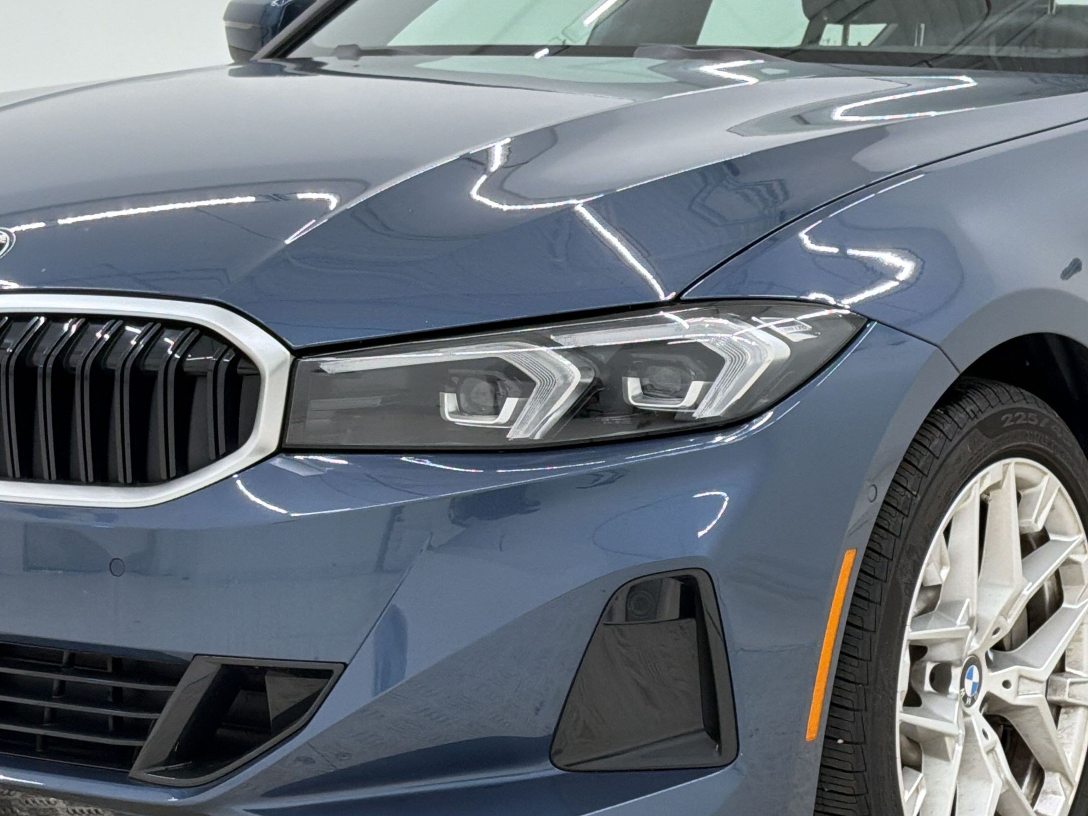 Used 2025 BMW 330i Sedan w/ Convenience Package RWD image 11