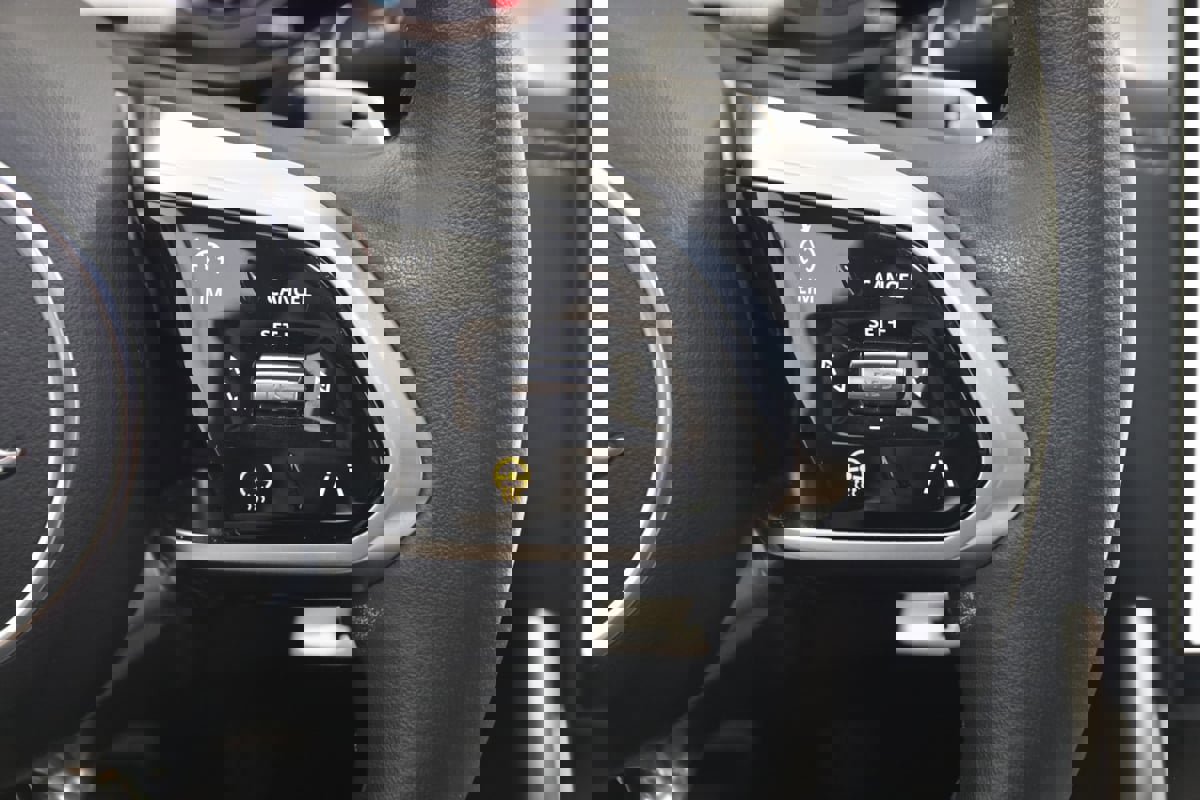 Used 2024 Jaguar XF R-Dynamic SE image 43