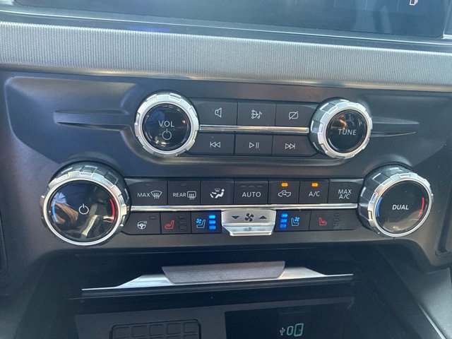 Used 2023 Ford F250 Platinum AWD/4WD image 24