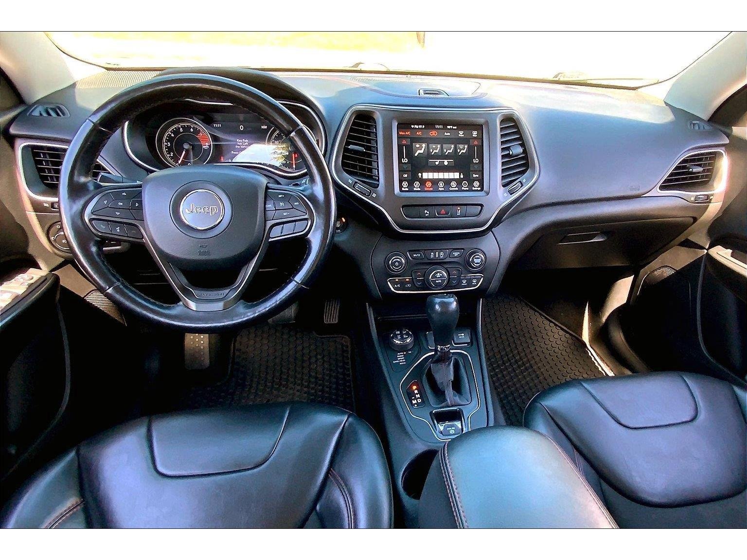 Used 2021 Jeep Cherokee Trailhawk AWD/4WD image 14