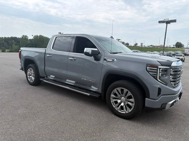 Used 2024 GMC Sierra 1500 Denali w/ Technology Package AWD/4WD image 11