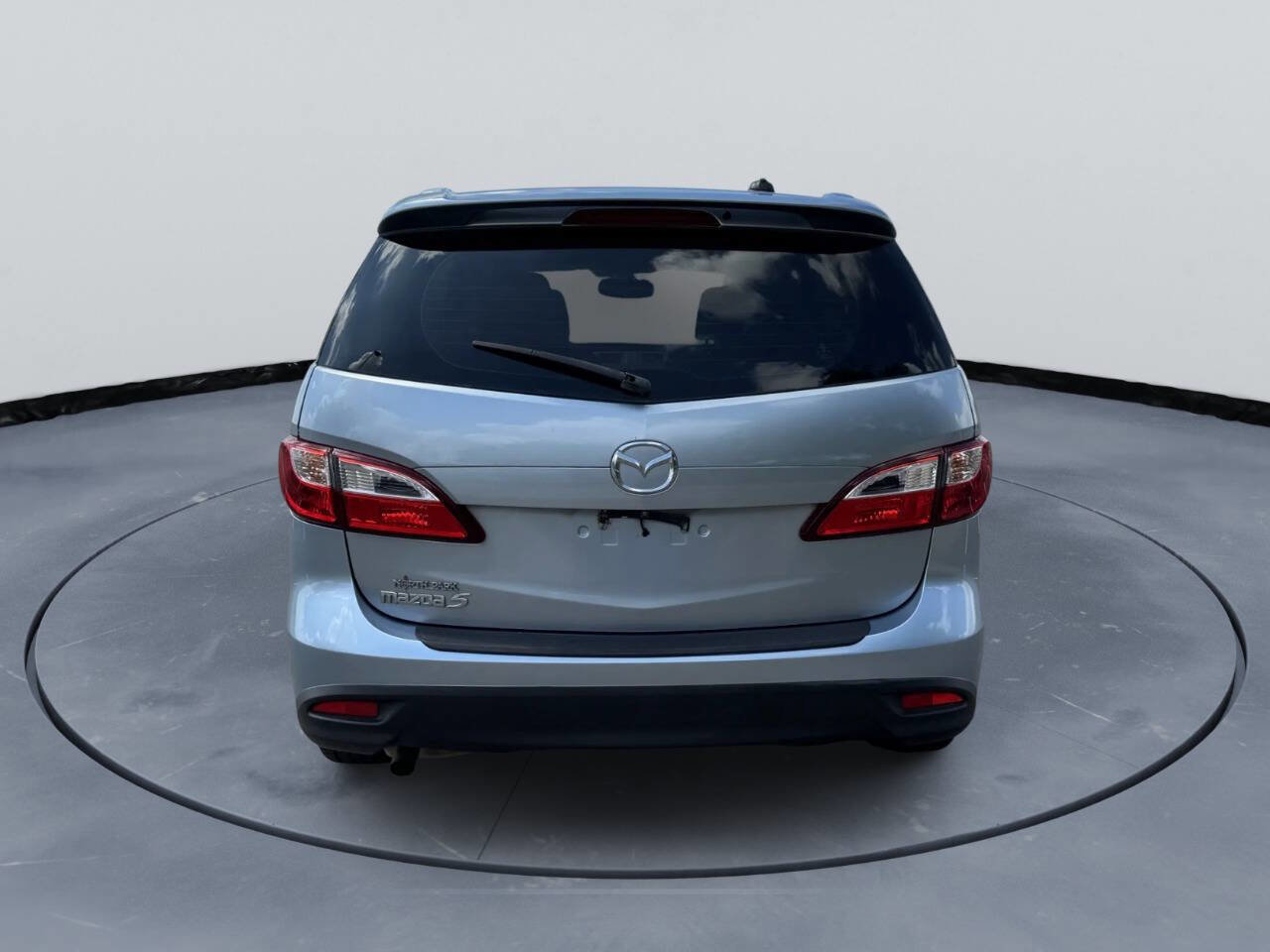Used 2012 MAZDA MAZDA5 Touring w/ Moonroof & Audio Pkg image 7