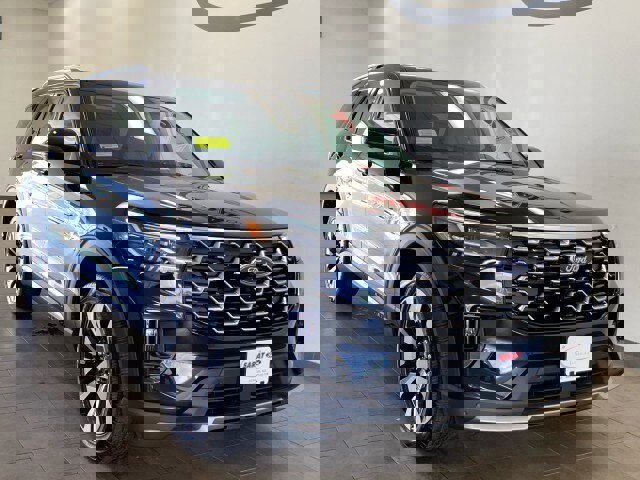 Used 2025 Ford Explorer Platinum w/ LUX Leather Package image 2