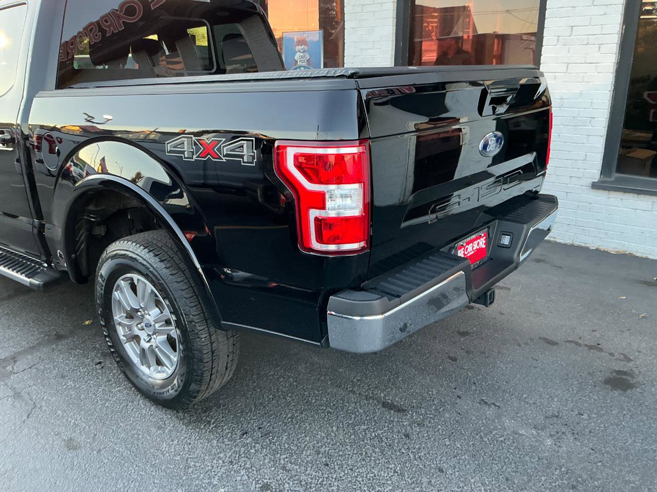 Used 2018 Ford F150 Lariat w/ Max Trailer Tow Package image 29