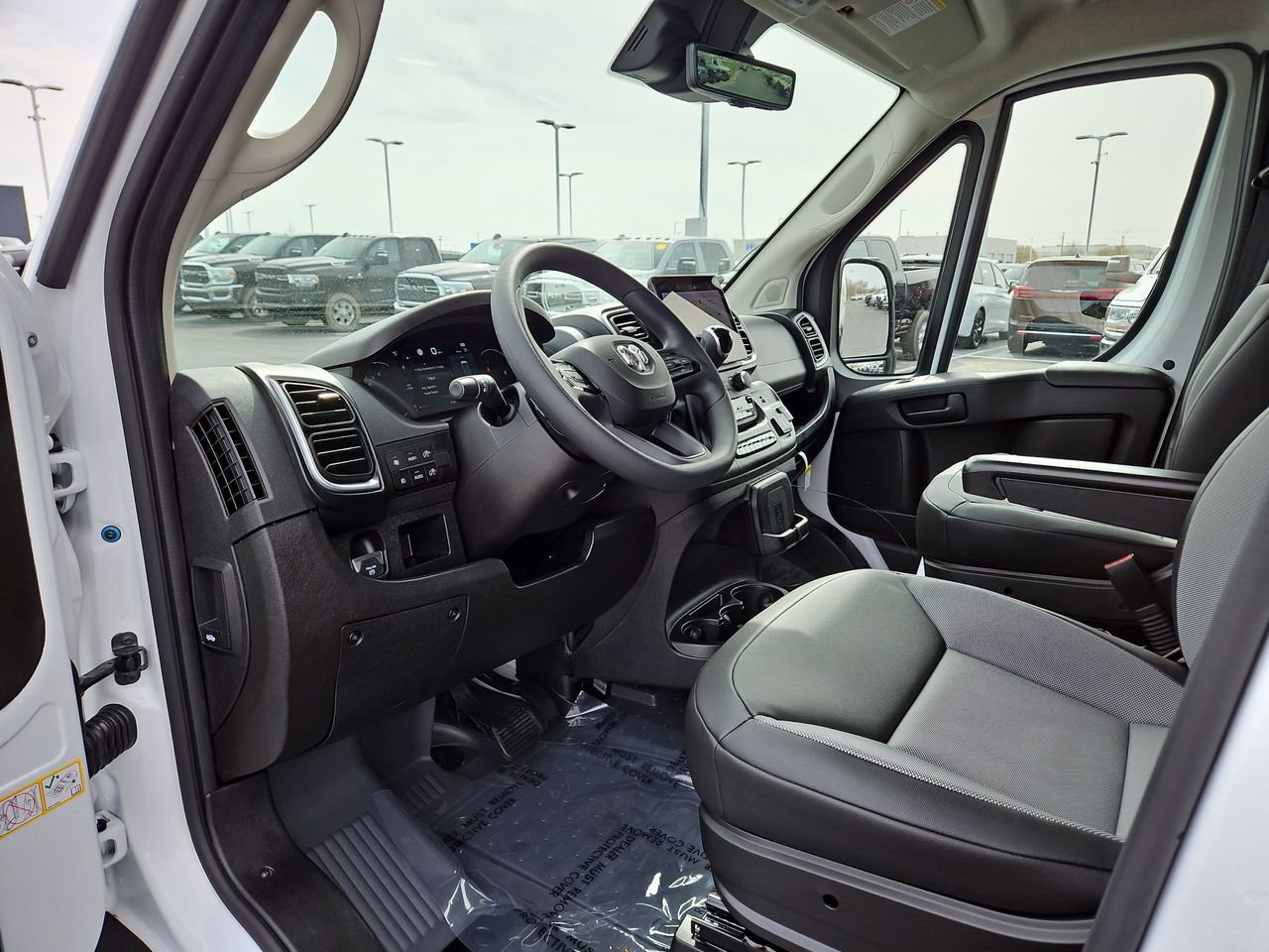 New 2025 RAM ProMaster 2500 w/ Quick Order Package 22G SLT image 12