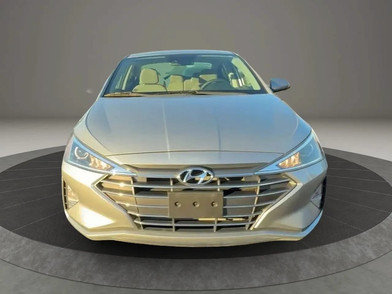 Used 2020 Hyundai Elantra SE FWD image 2