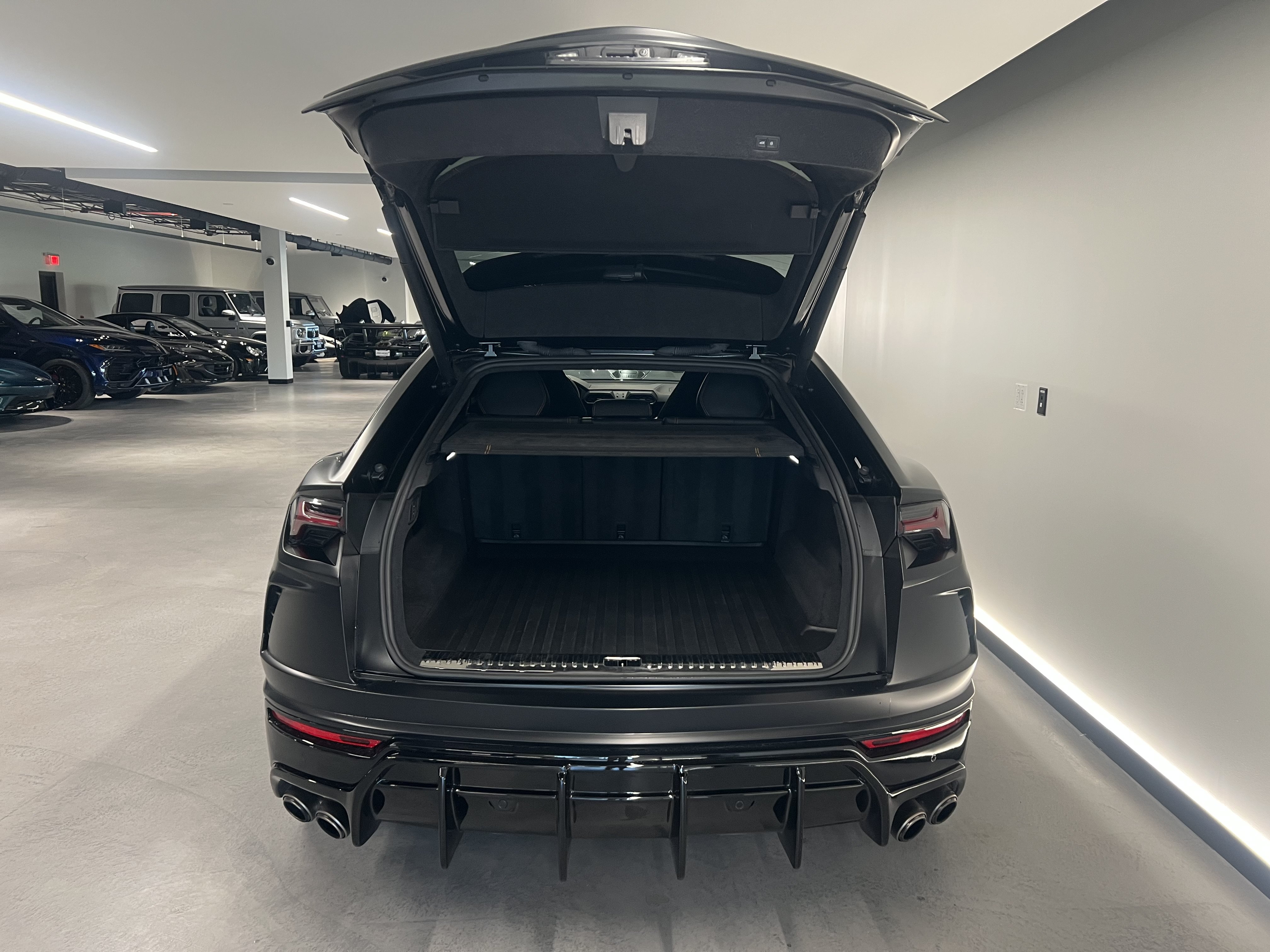 Used 2021 Lamborghini Urus AWD/4WD image 10