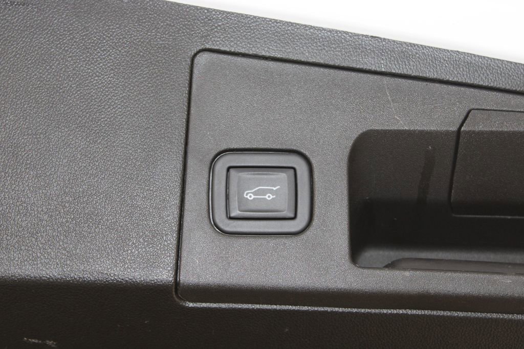 Used 2024 Cadillac XT5 Premium Luxury FWD image 16
