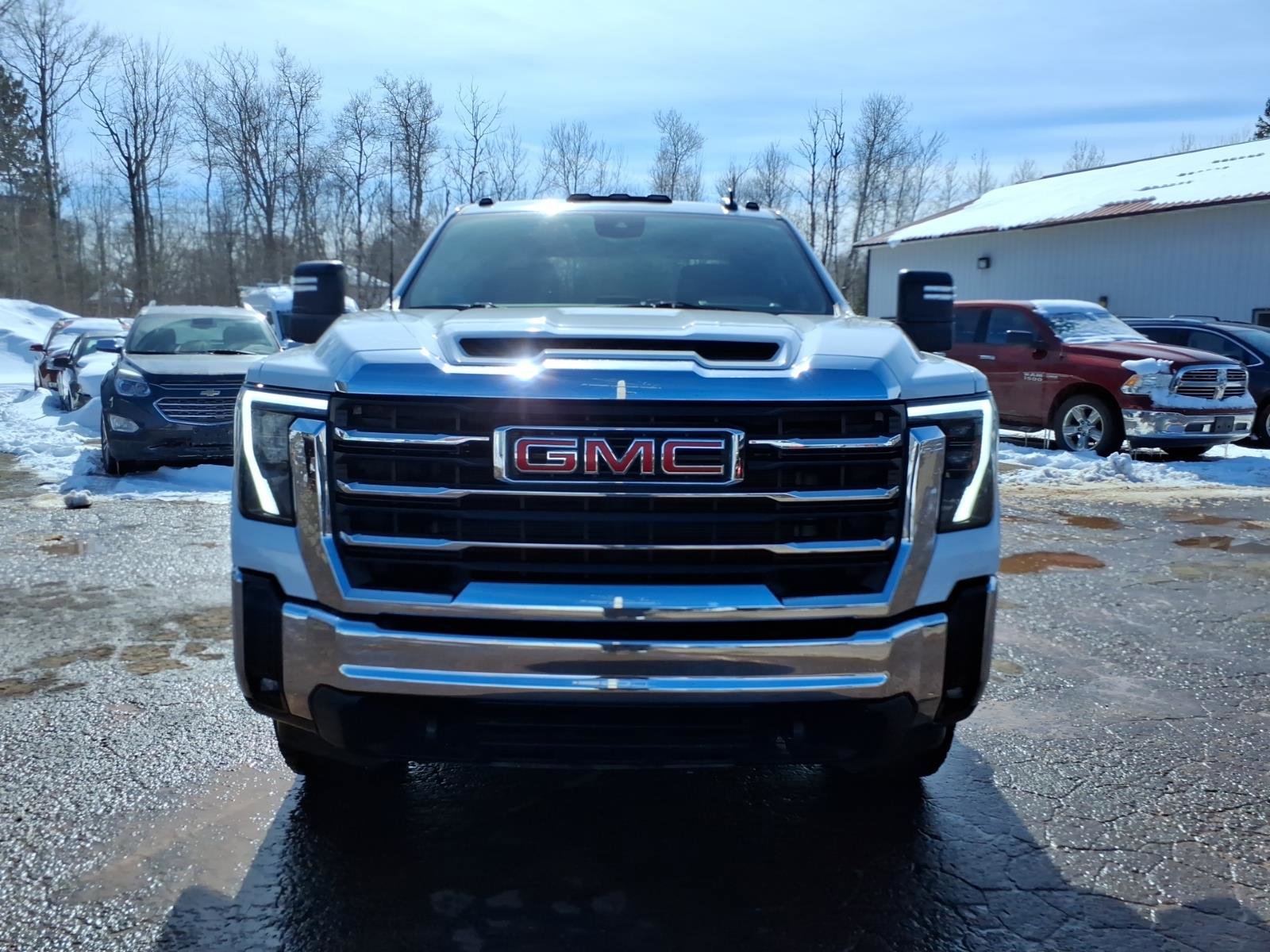 Used 2024 GMC Sierra 3500 SLE w/ SLE Convenience Package AWD/4WD image 9