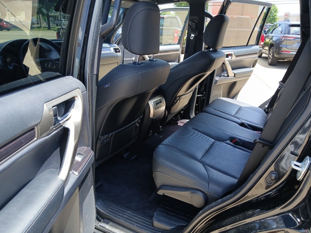 Used 2021 Lexus GX 460 Premium w/ Premium Package AWD/4WD image 21