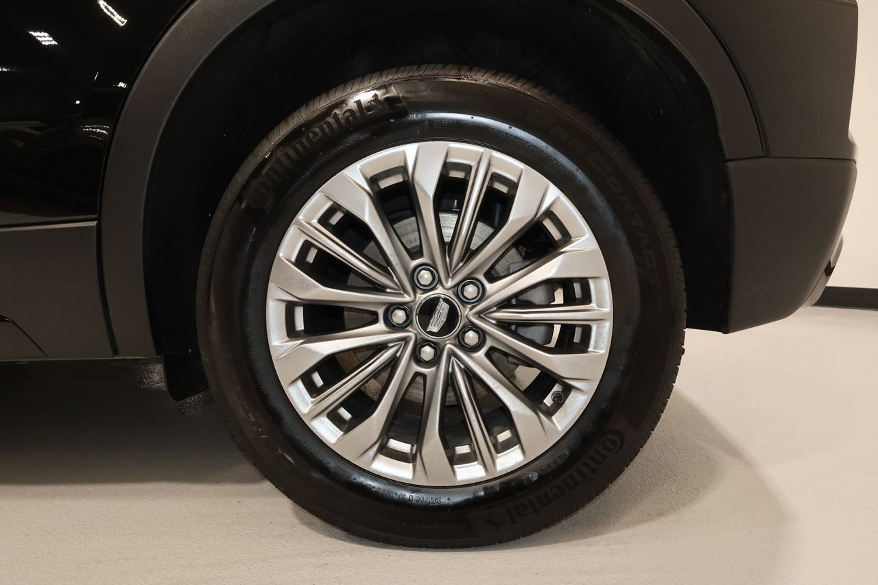 Certified 2025 Cadillac XT4 Premium Luxury image 33