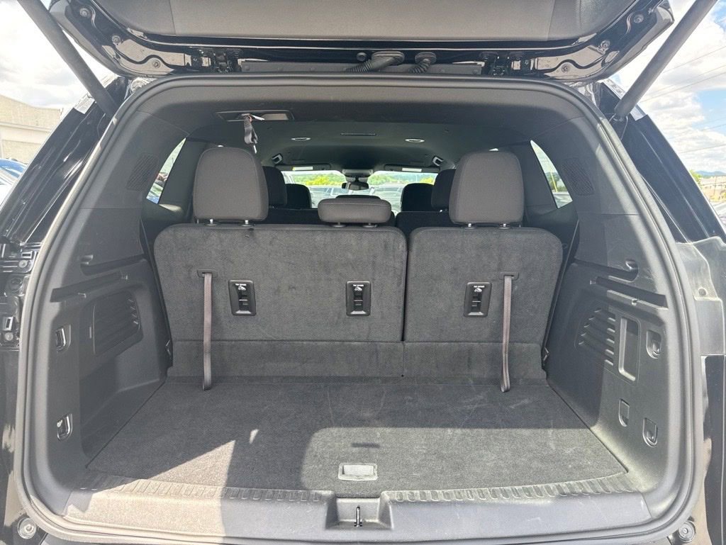 Used 2025 GMC Acadia Elevation FWD image 31