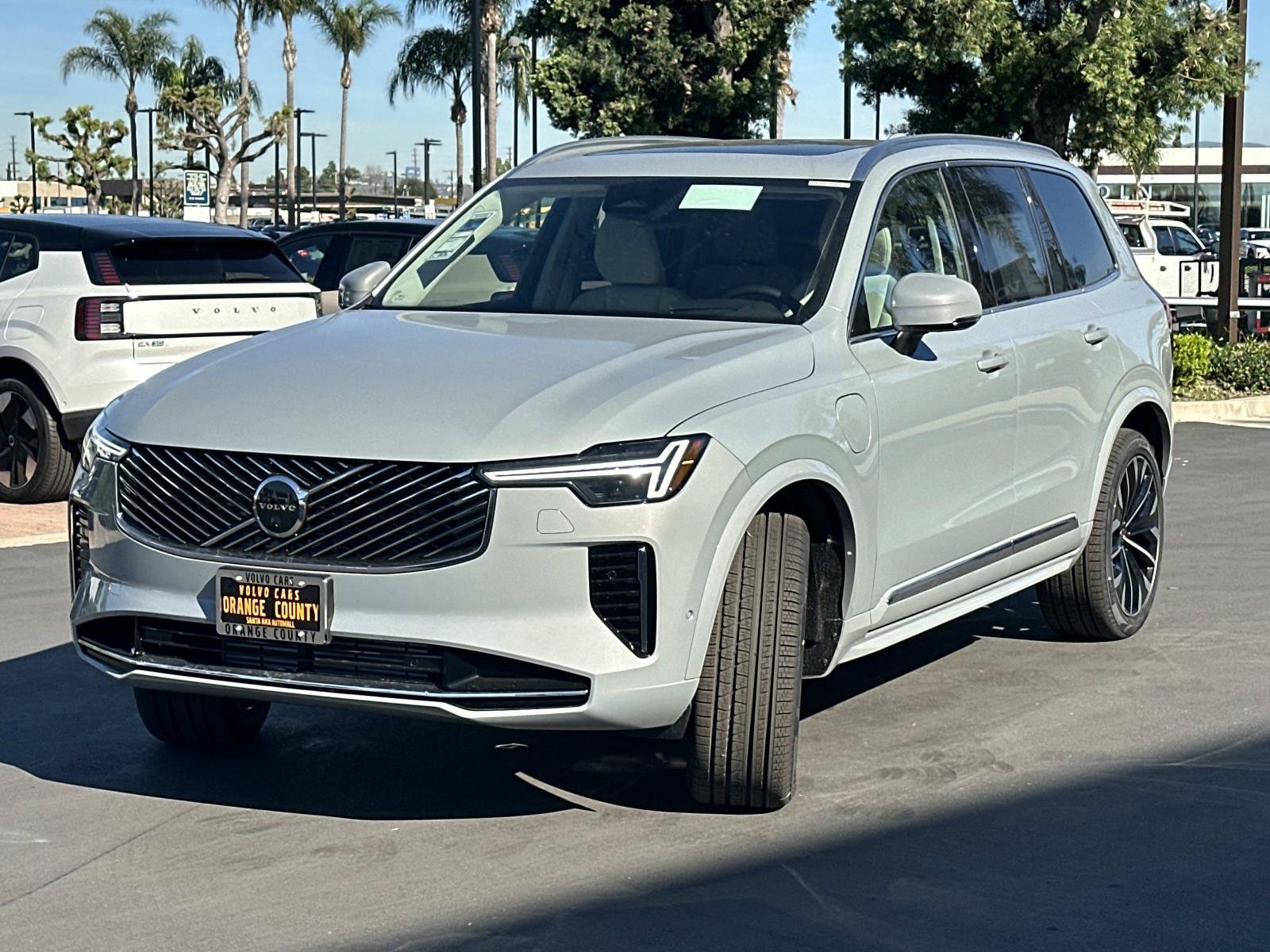 New 2026 Volvo XC90 T8 Ultra w/ Protection Package Premier AWD/4WD image 3