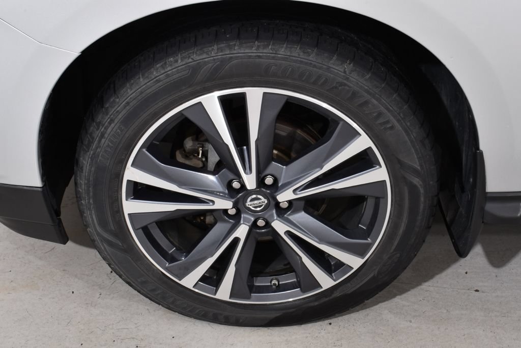 Used 2019 Nissan Pathfinder Platinum AWD/4WD image 26