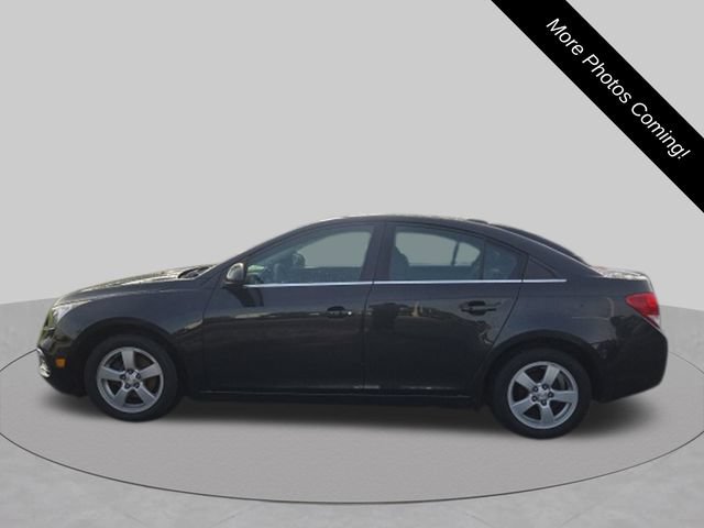 Used 2016 Chevrolet Cruze LT FWD image 2