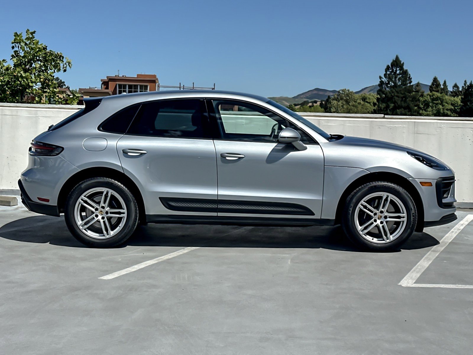 Used 2026 Porsche Macan AWD/4WD image 9