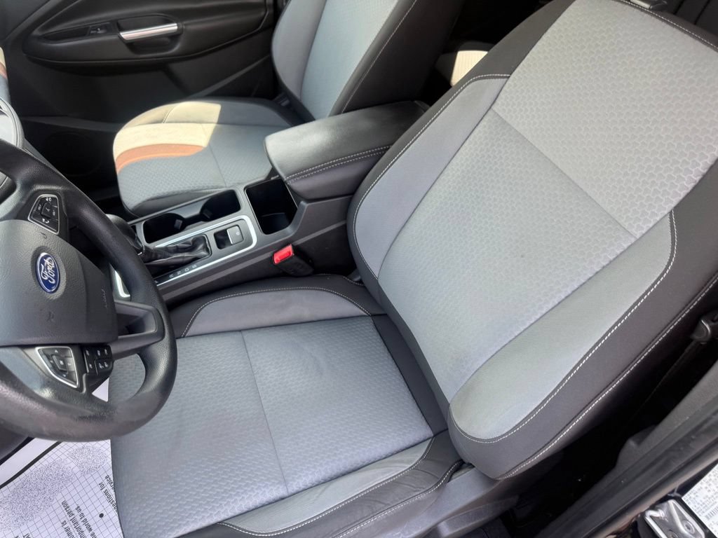 Certified 2018 Ford Escape SE w/ SE Sync 3 Package FWD image 17