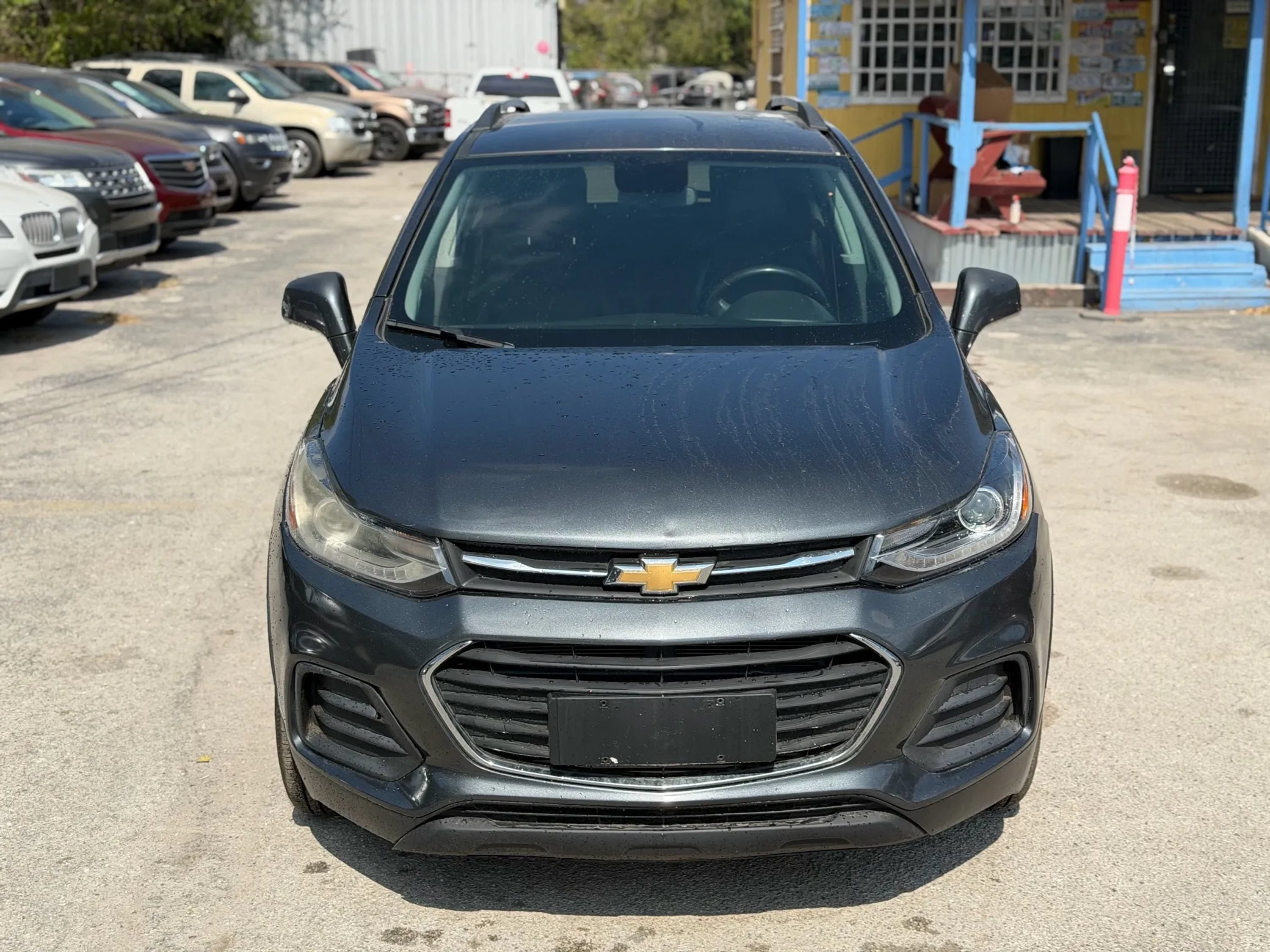Used 2018 Chevrolet Trax LT w/ LT Convenience Package FWD image 2