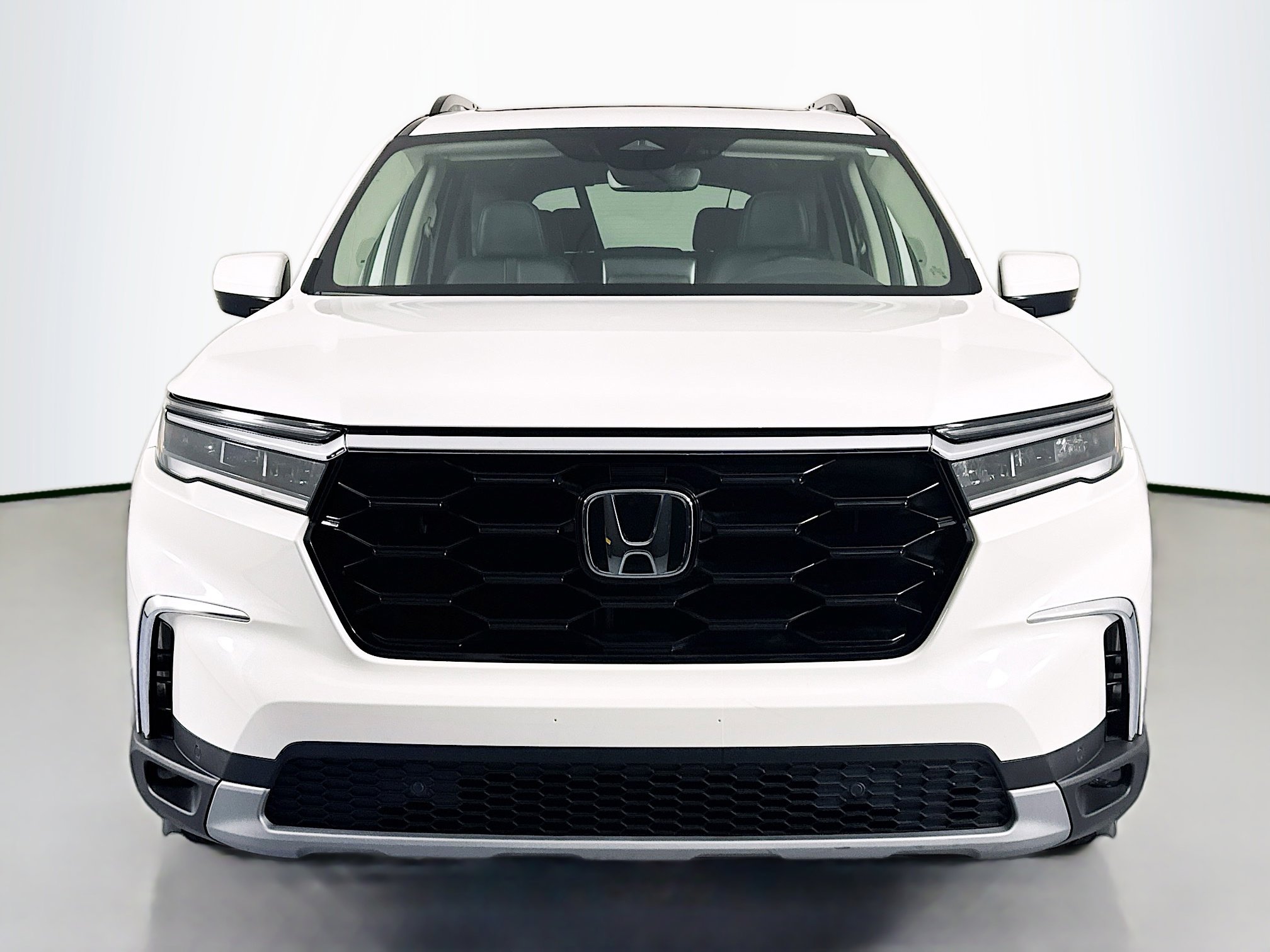 Certified 2023 Honda Pilot Touring image 2