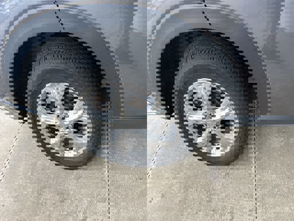 Used 2023 Honda HR-V LX image 41