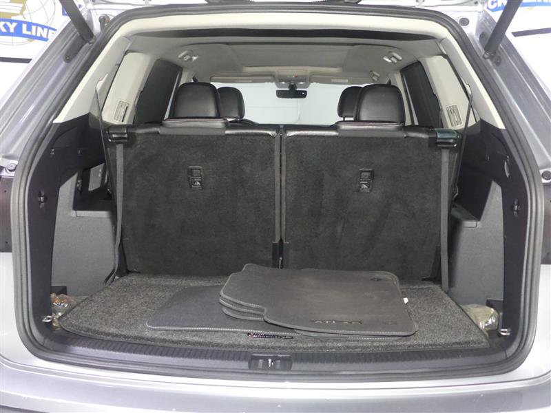 Used 2022 Volkswagen Atlas SE w/ Panoramic Sunroof Package FWD image 9