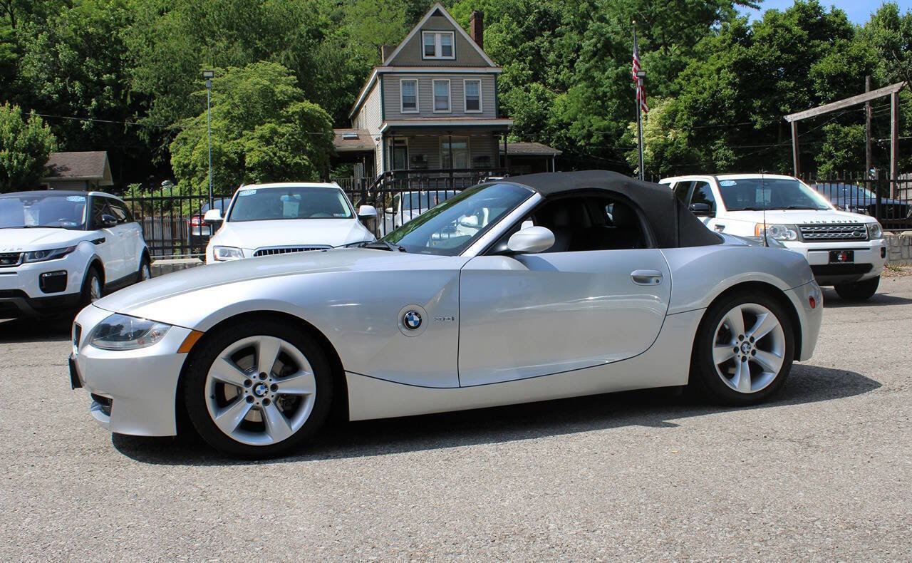 Used 2006 BMW Z4 3.0i RWD image 4