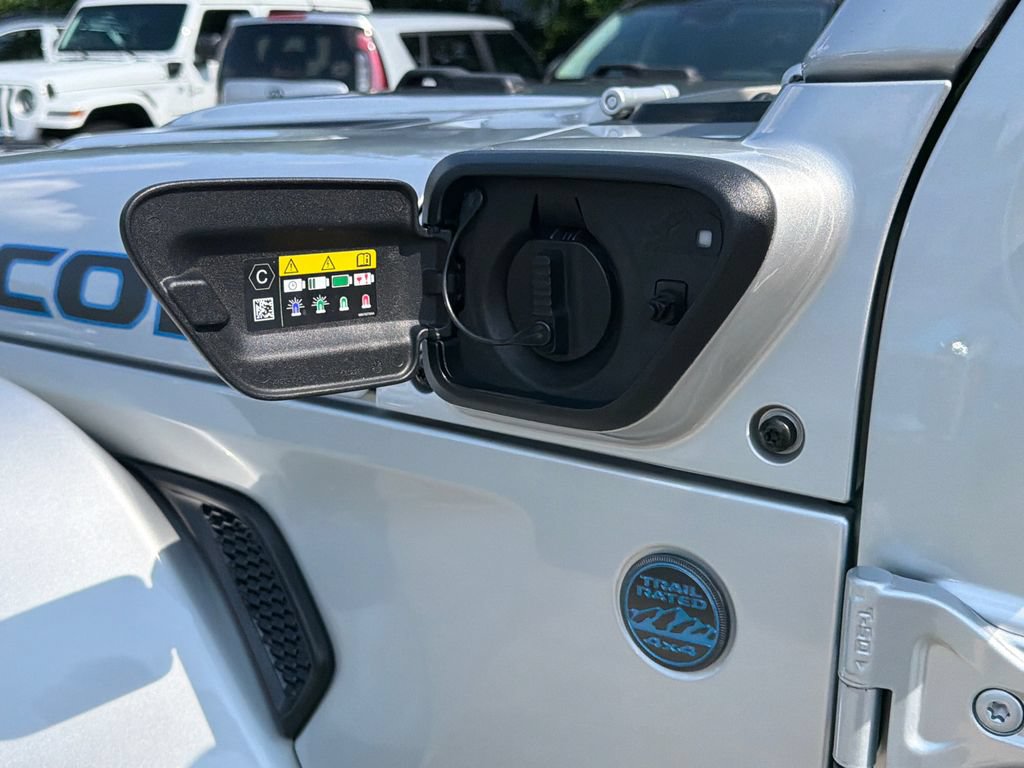 Used 2022 Jeep Wrangler Unlimited Rubicon 4xe w/ Steel Bumper Group AWD/4WD image 18