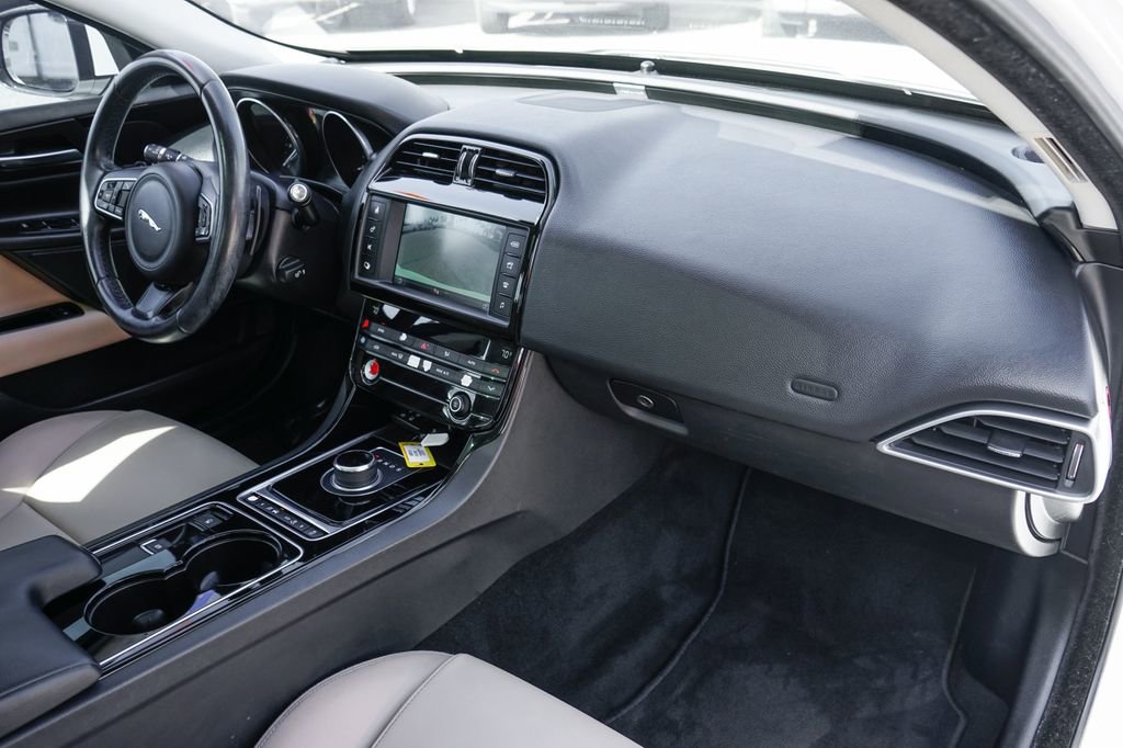 Used 2017 Jaguar XE image 36