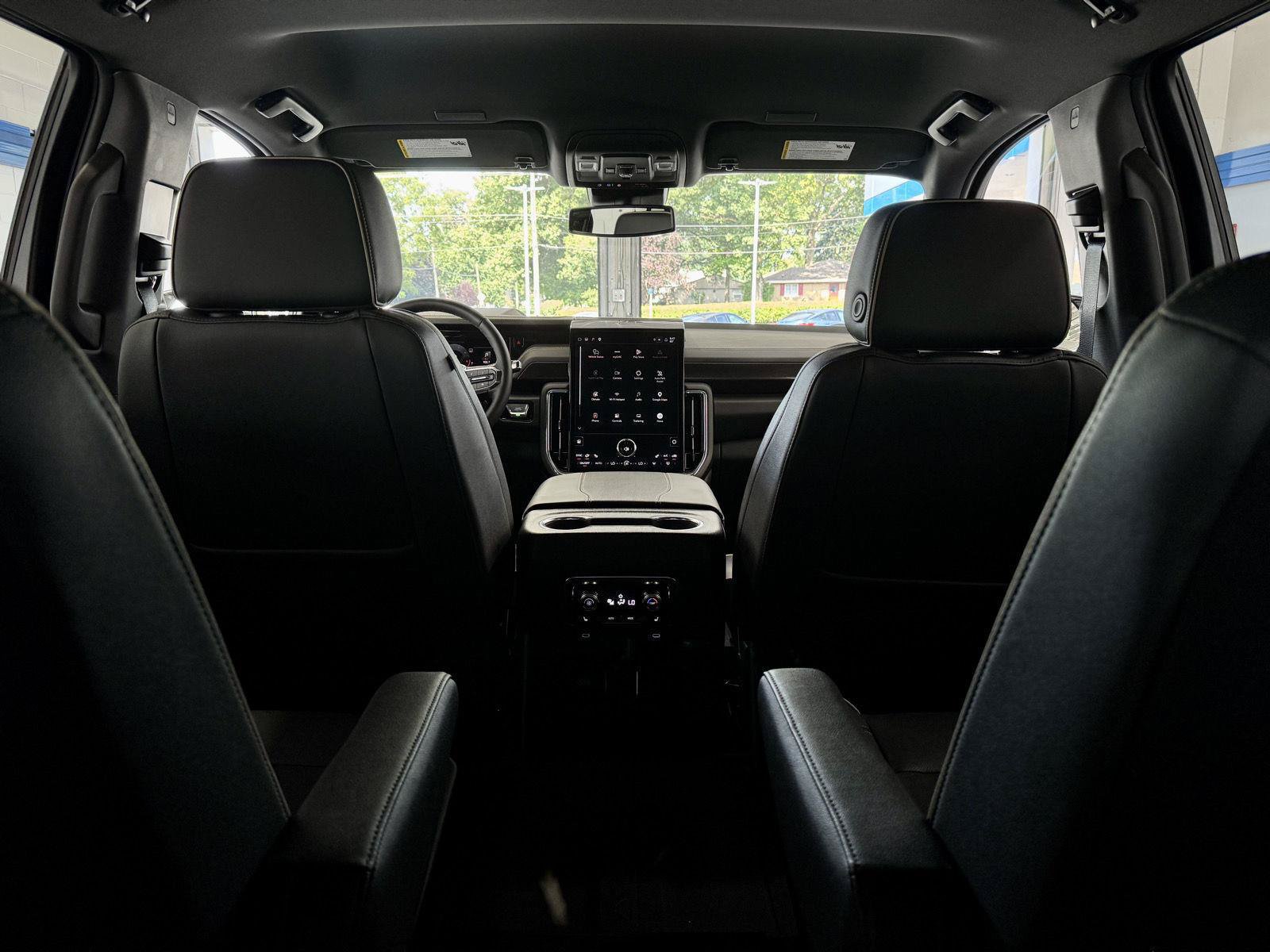 Used 2025 GMC Yukon Elevation w/ LPO, Floor Liner Package AWD/4WD image 17