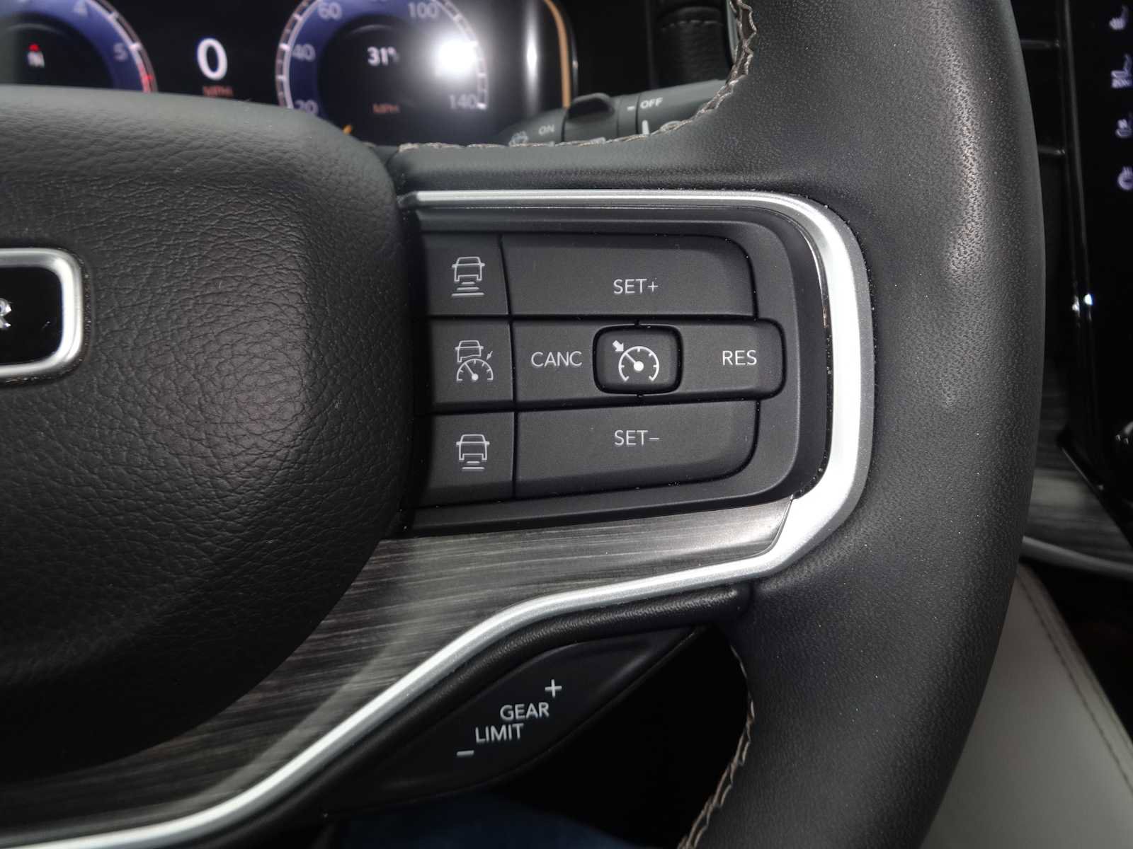 Used 2024 Jeep Wagoneer L Series II w/ Flexible Seating Group image 23