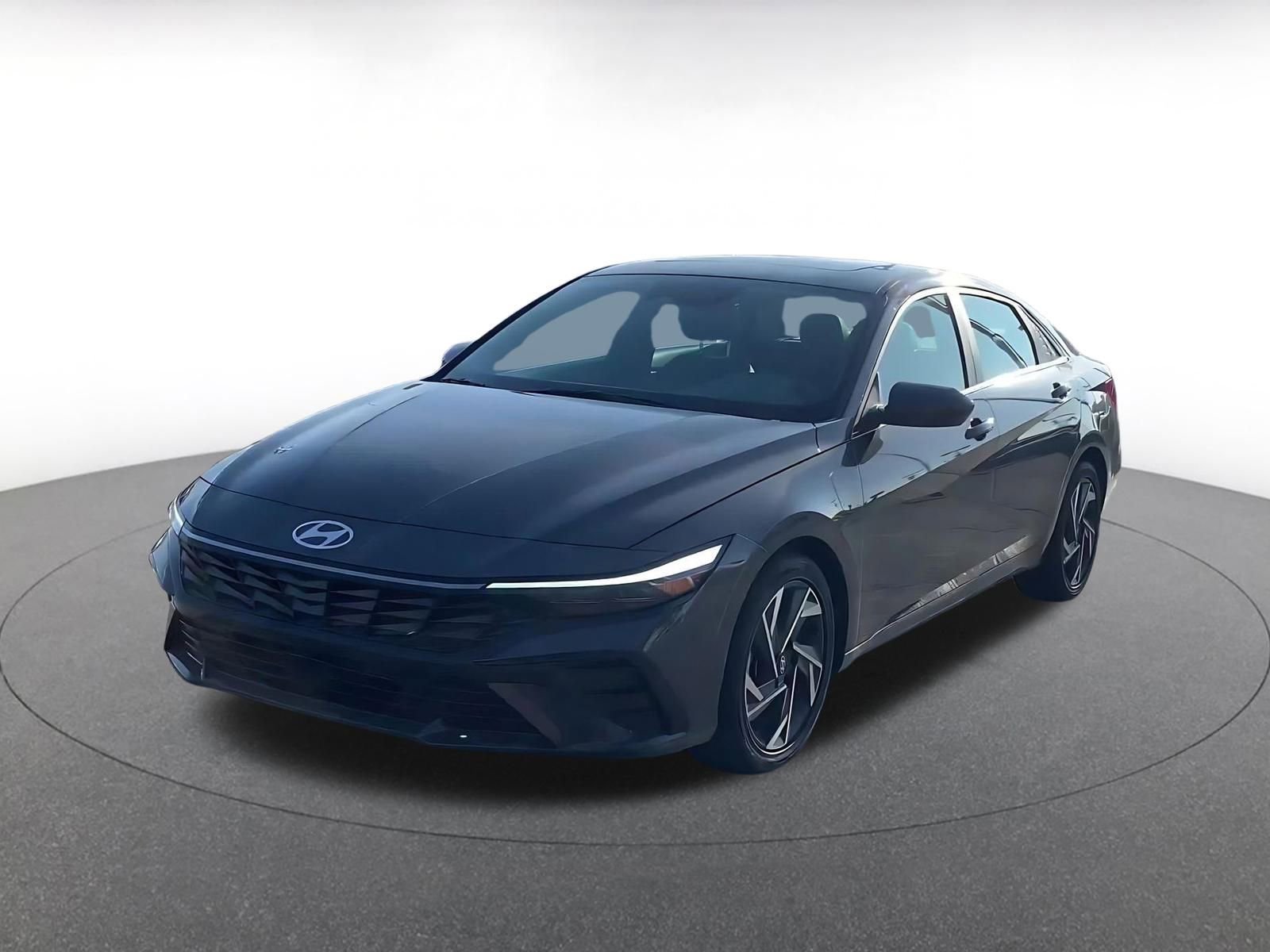 Used 2025 Hyundai Elantra SEL image 7