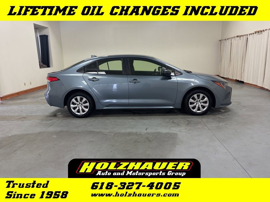 Used 2020 Toyota Corolla LE FWD image 1