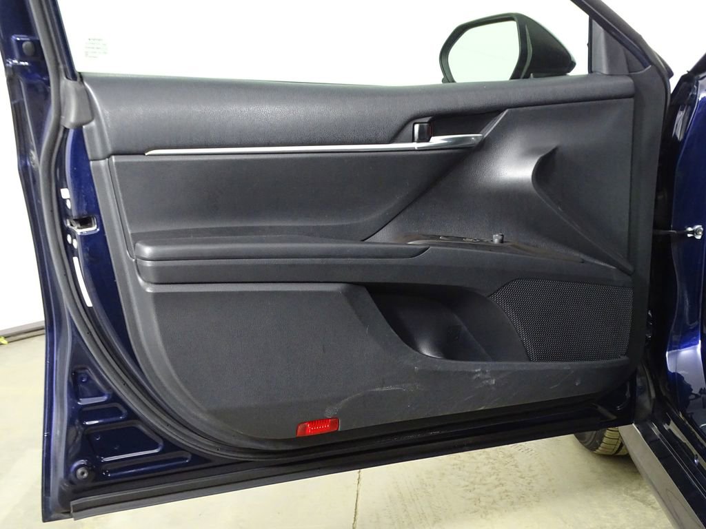 Used 2022 Toyota Camry LE image 14