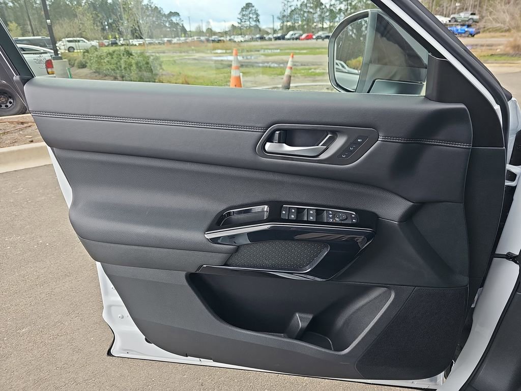 New 2026 Nissan Pathfinder Platinum w/ Cargo Package image 31