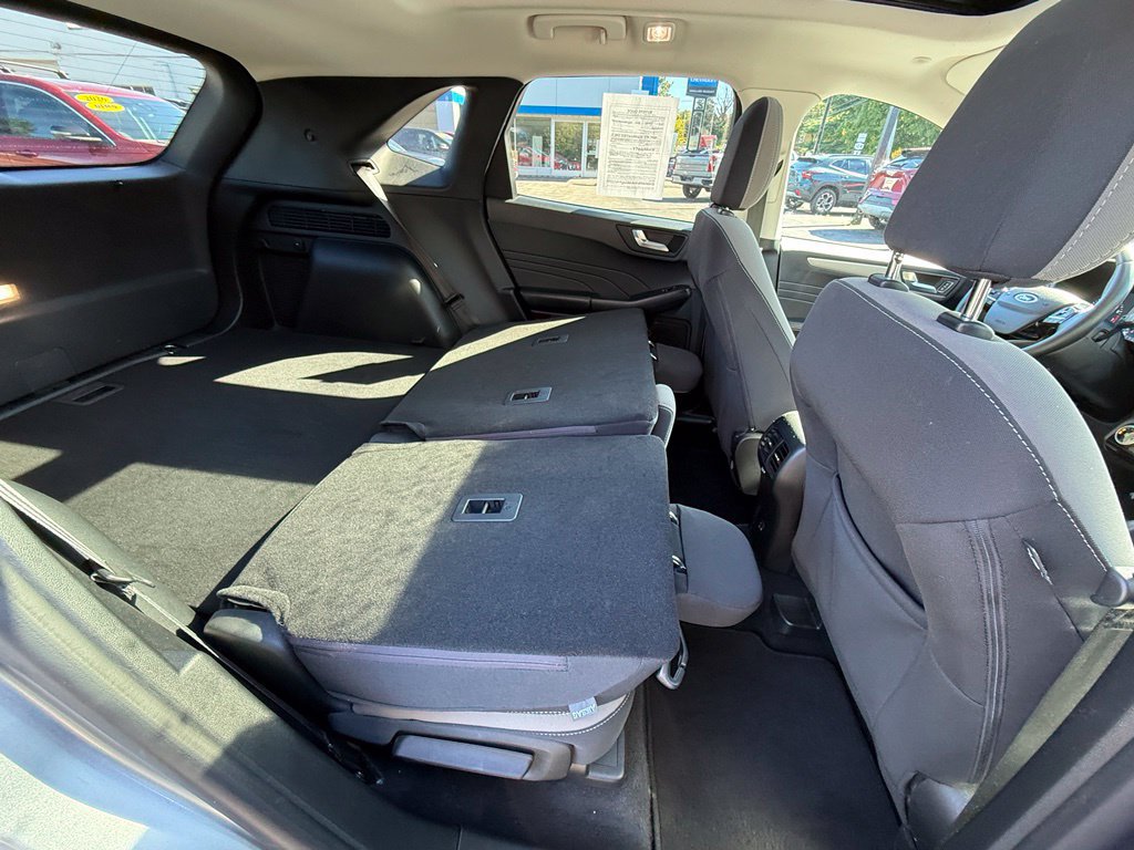 Used 2021 Ford Escape SE w/ SE Sport Appearance Package AWD/4WD image 36