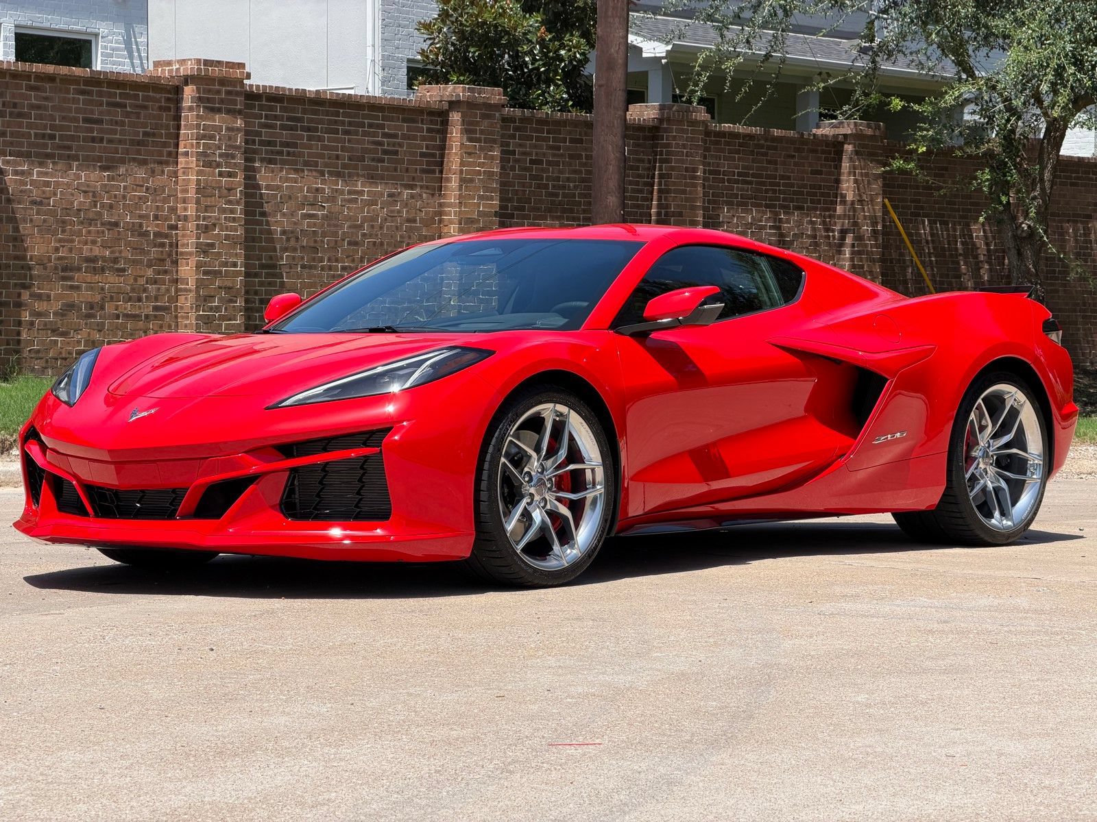 Used 2025 Chevrolet Corvette Z06 w/ Chrome Exterior Badge Package RWD image 7