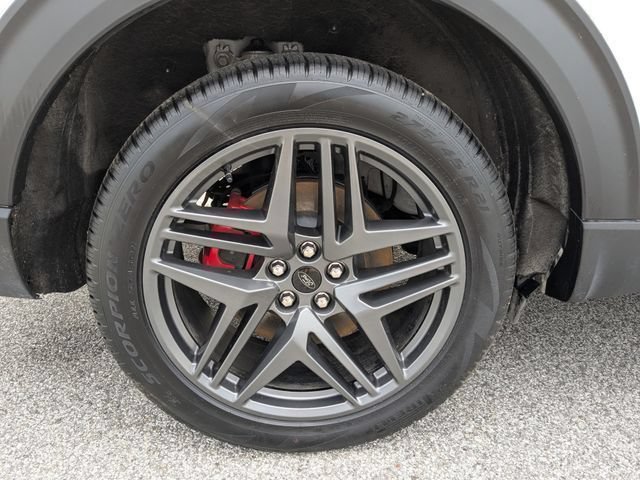 Used 2025 Ford Explorer ST-Line w/ ST-Line Street Pack AWD/4WD image 13