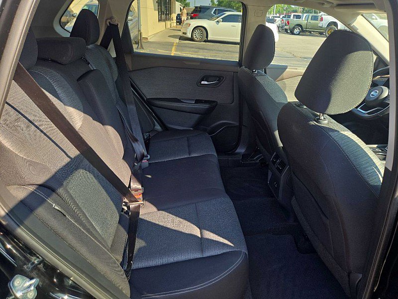 Used 2021 Nissan Rogue SV image 15
