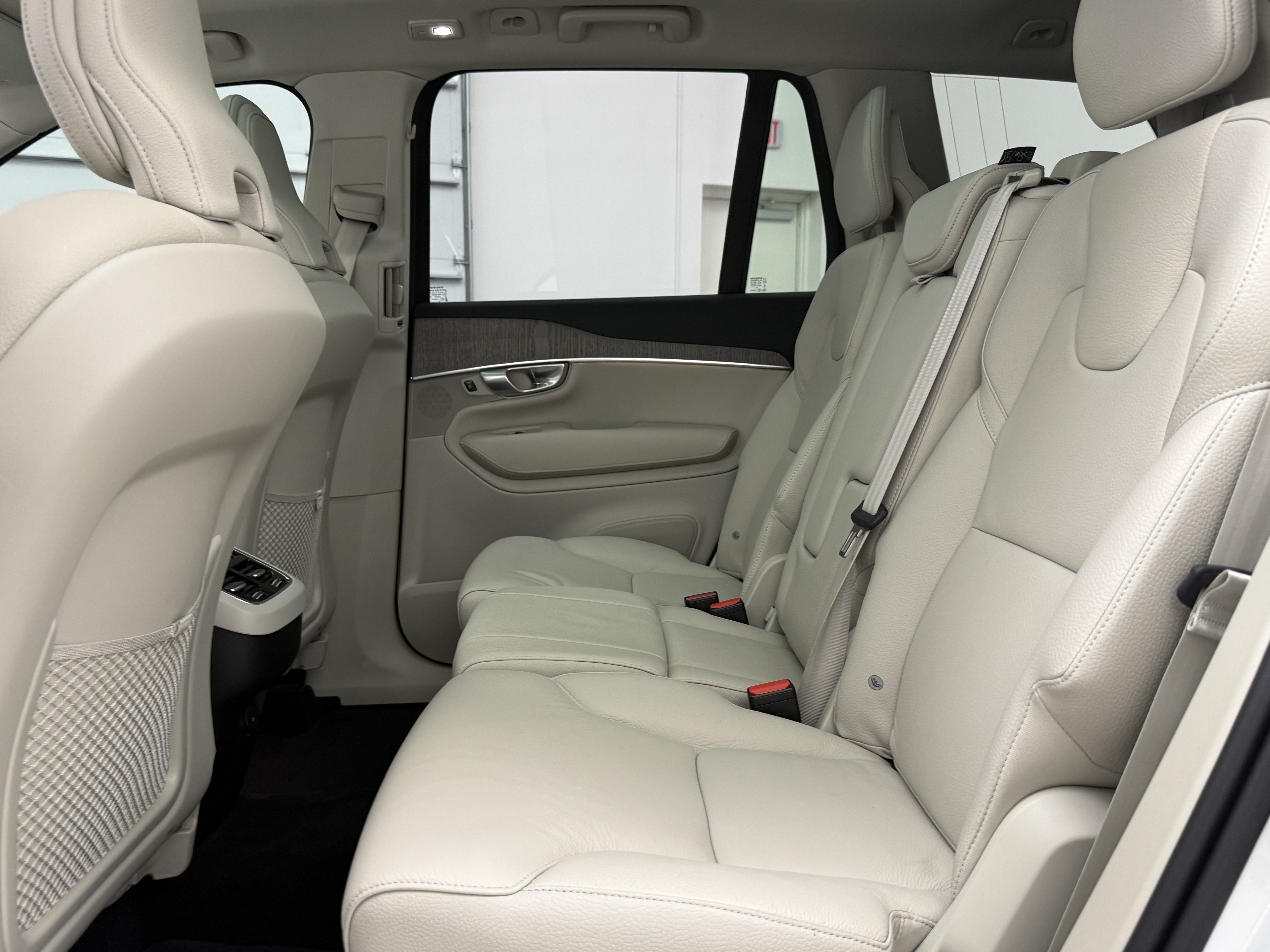 Certified 2024 Volvo XC90 B5 Plus AWD/4WD image 25